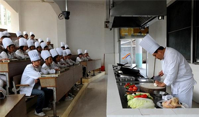 成都五月花烹飪學(xué)校 揭秘廚師專業(yè)核心課程與品牌管理之道